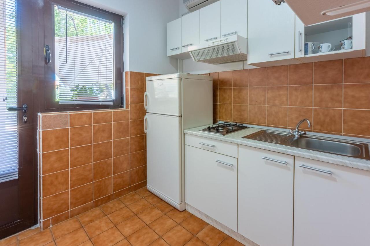 Apartments Lilin Цриквеница Экстерьер фото
