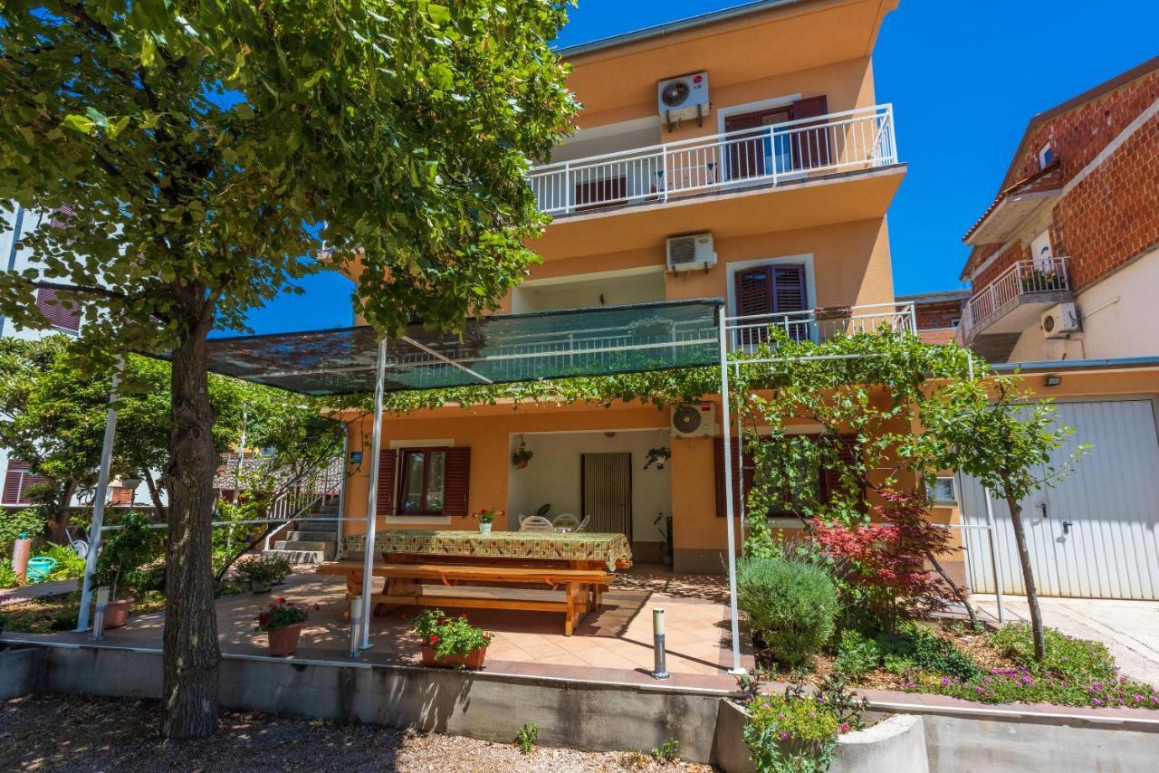 Apartments Lilin Цриквеница Экстерьер фото