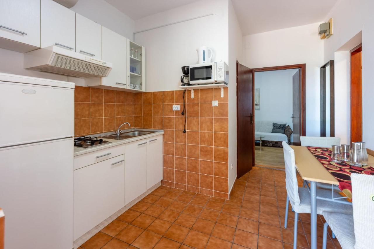 Apartments Lilin Цриквеница Экстерьер фото
