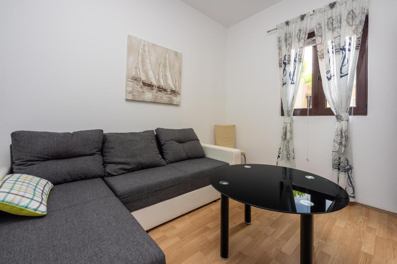 Apartments Lilin Цриквеница Экстерьер фото